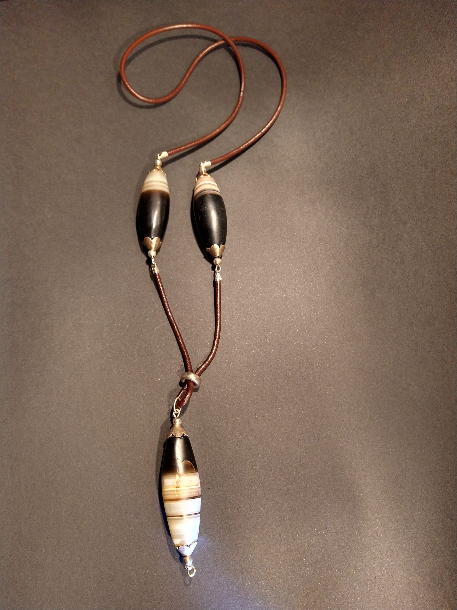 Elegant antique Suleiman agate necklace handmade with sterling silver – view 1