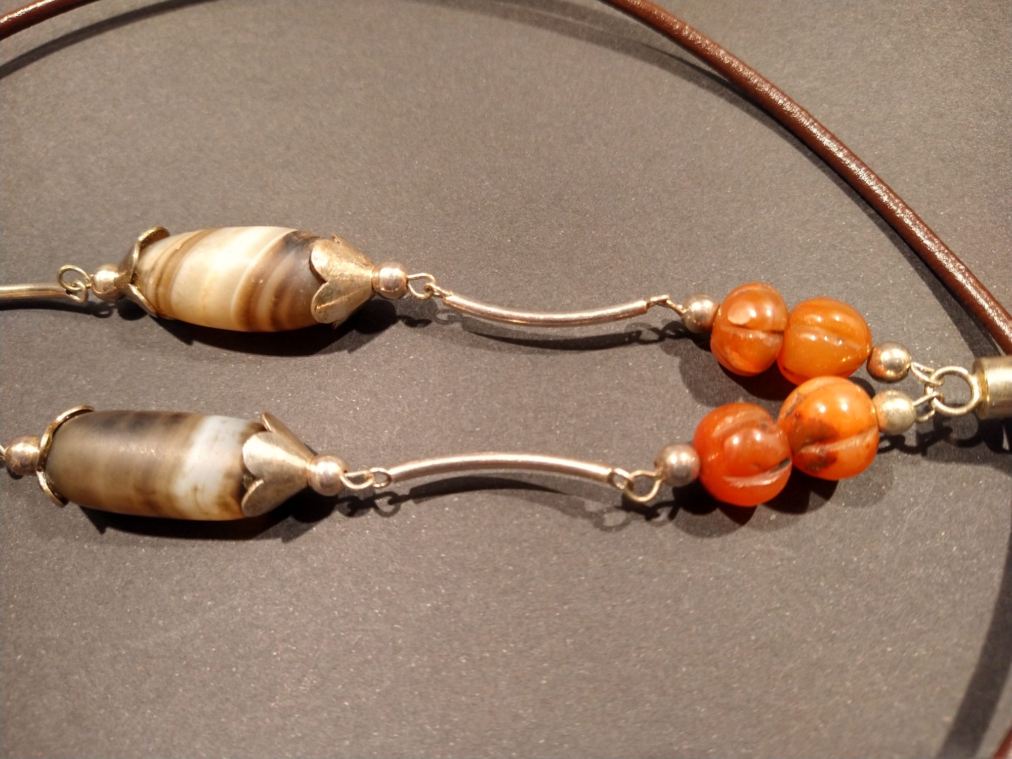 Long Suleiman agate and carnelian necklace handmade with sterling silver – view 15