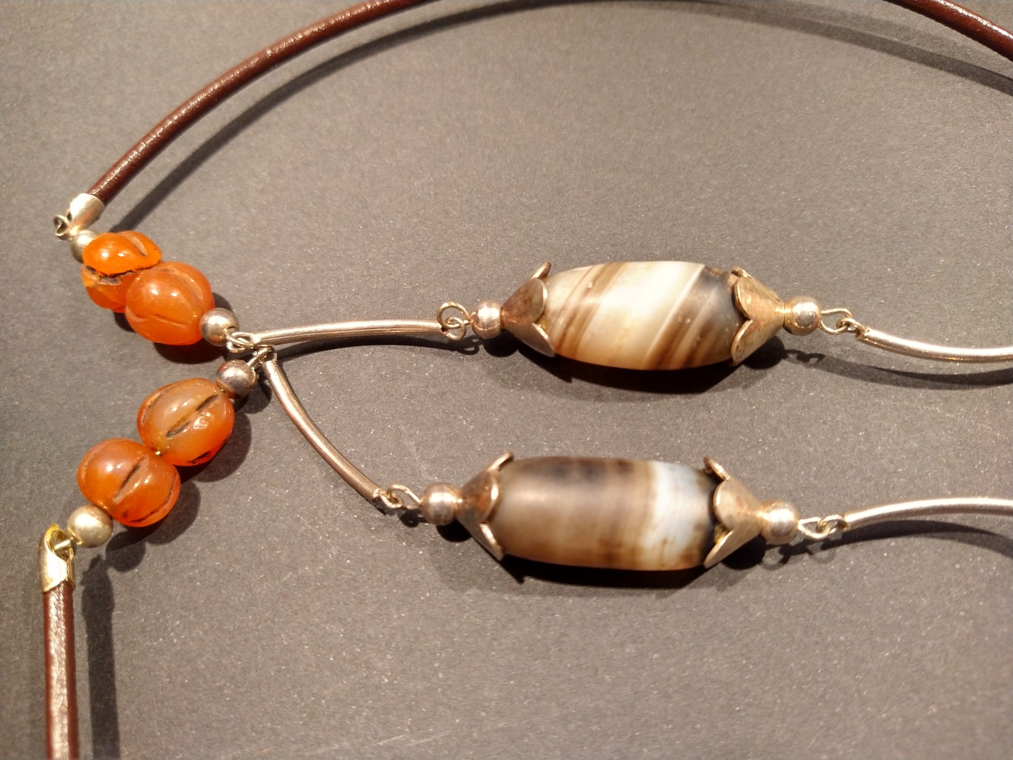 Long Suleiman agate and carnelian necklace handmade with sterling silver – view 16