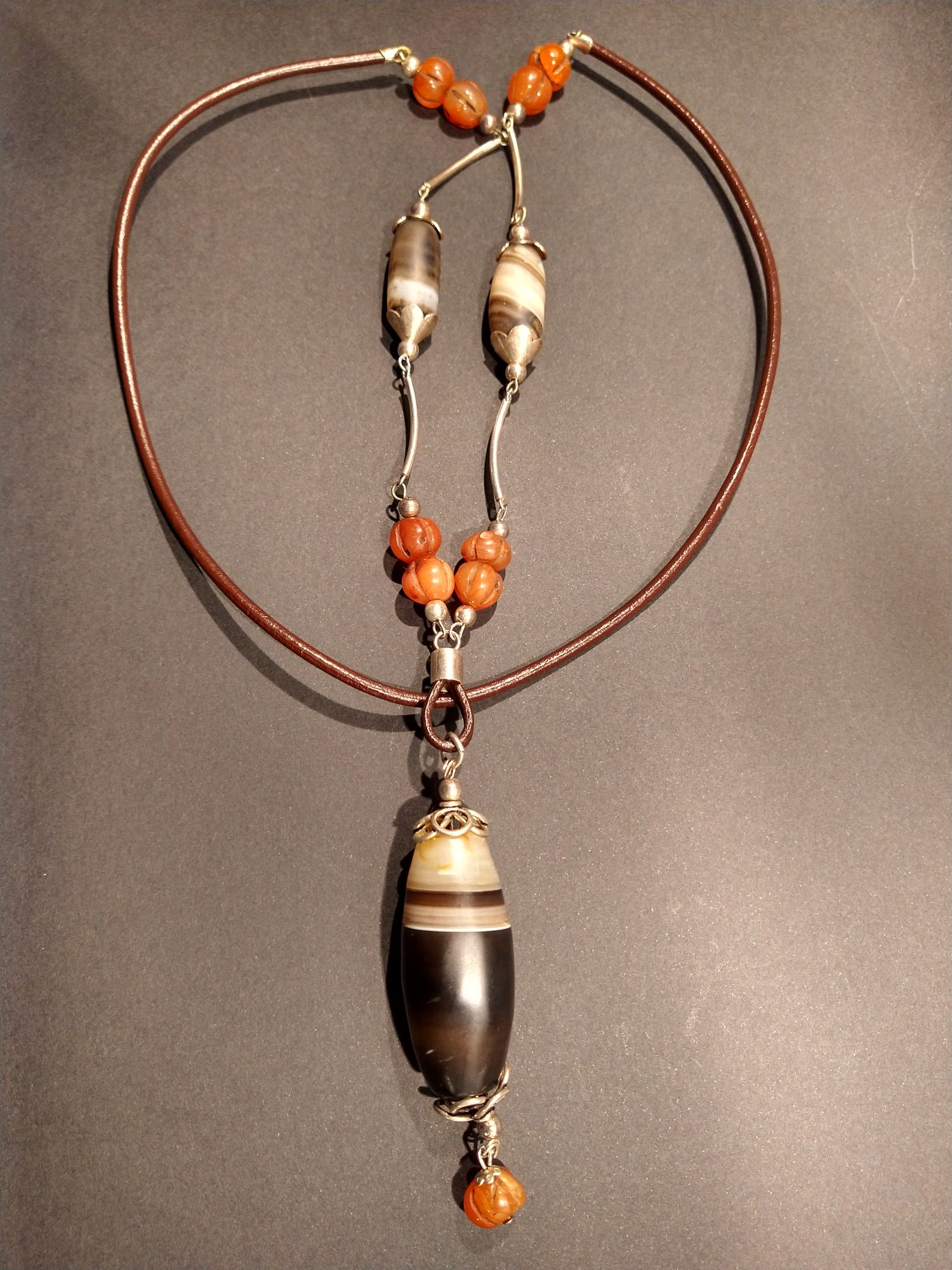 Long Suleiman agate and carnelian necklace handmade with sterling silver – view 17